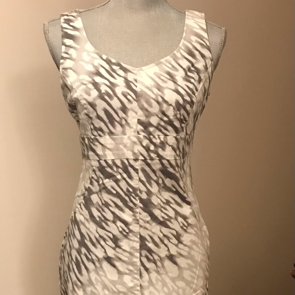 Ann Klein Light Grey Animal print sleeveless dress